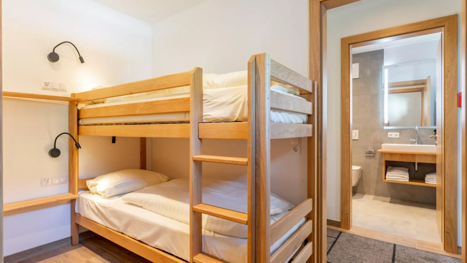 Pinzgau Lodge 1B-Bedroom