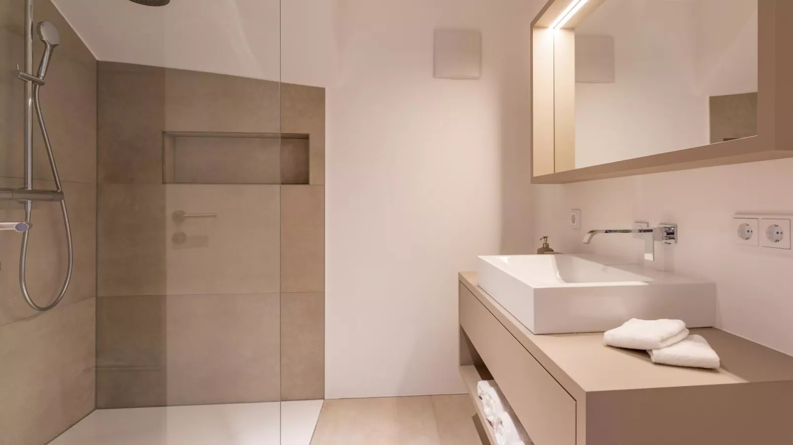 Ferienwohnung Emilia-Bathroom