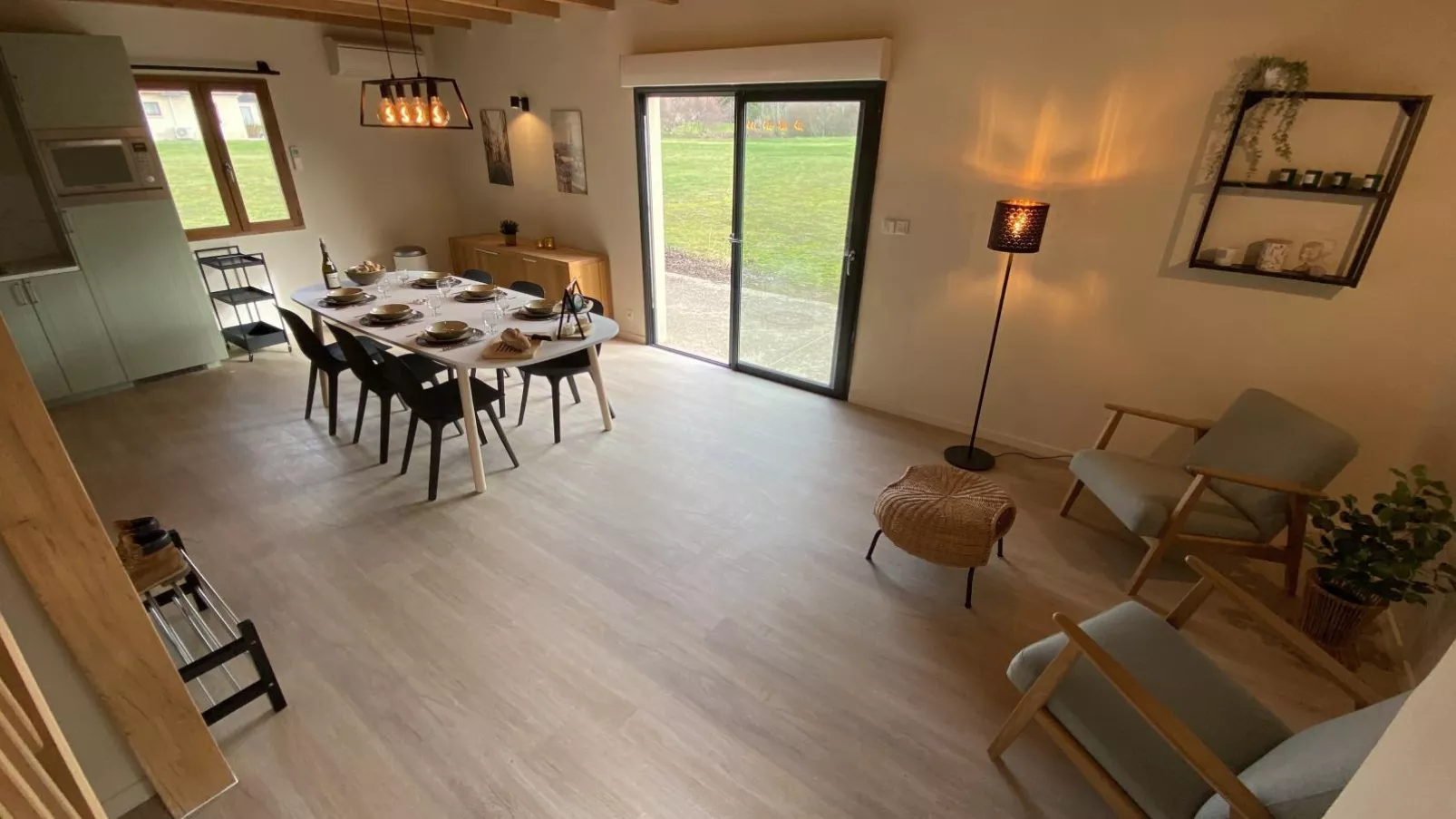 Le Lac Bleu nr 27-Dining room