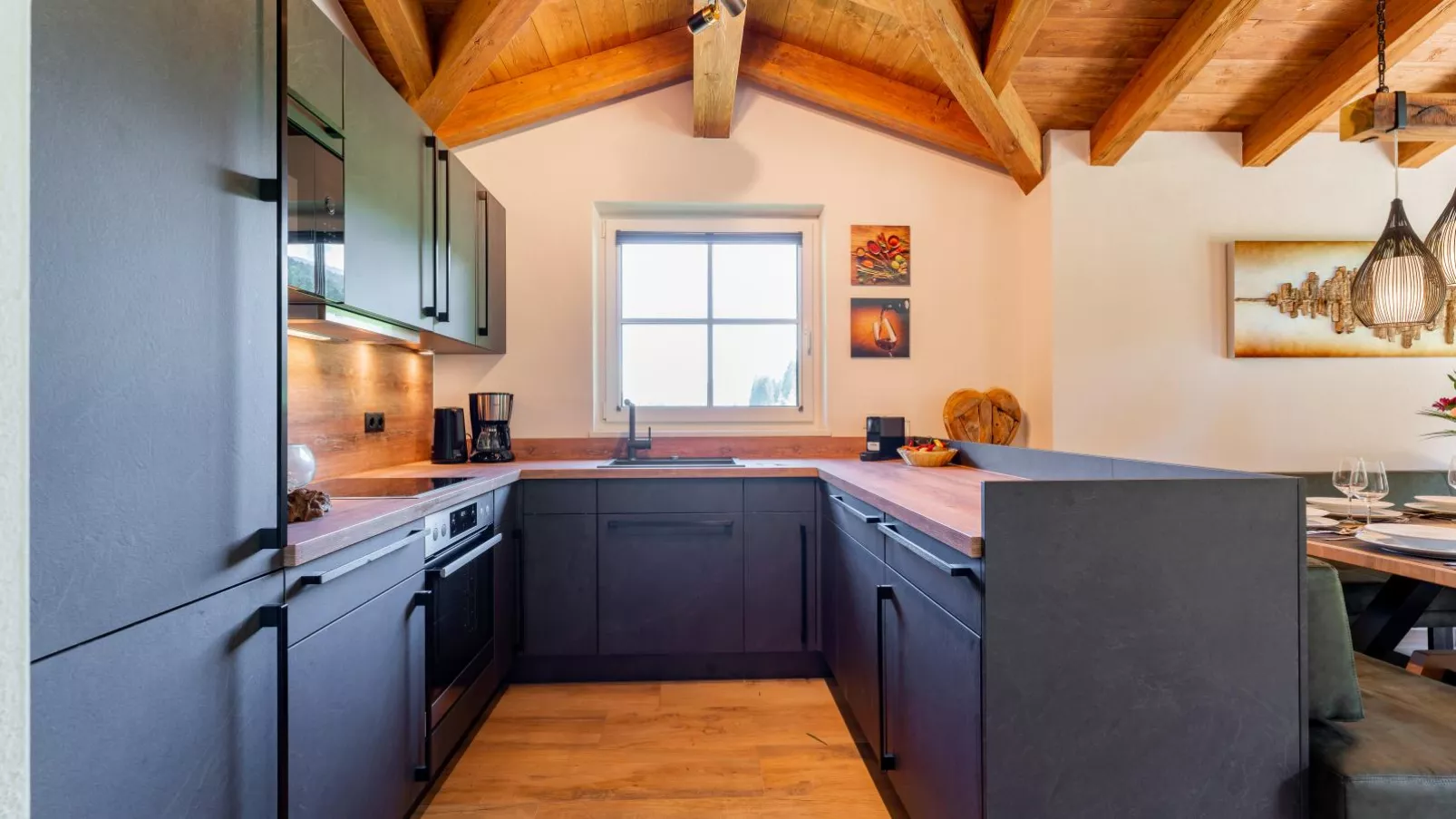 Felsener Wald-Kitchen