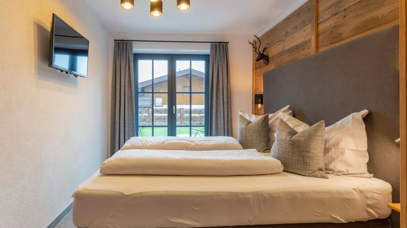Tauernsuites Uttendorf by Mimi-Chambre