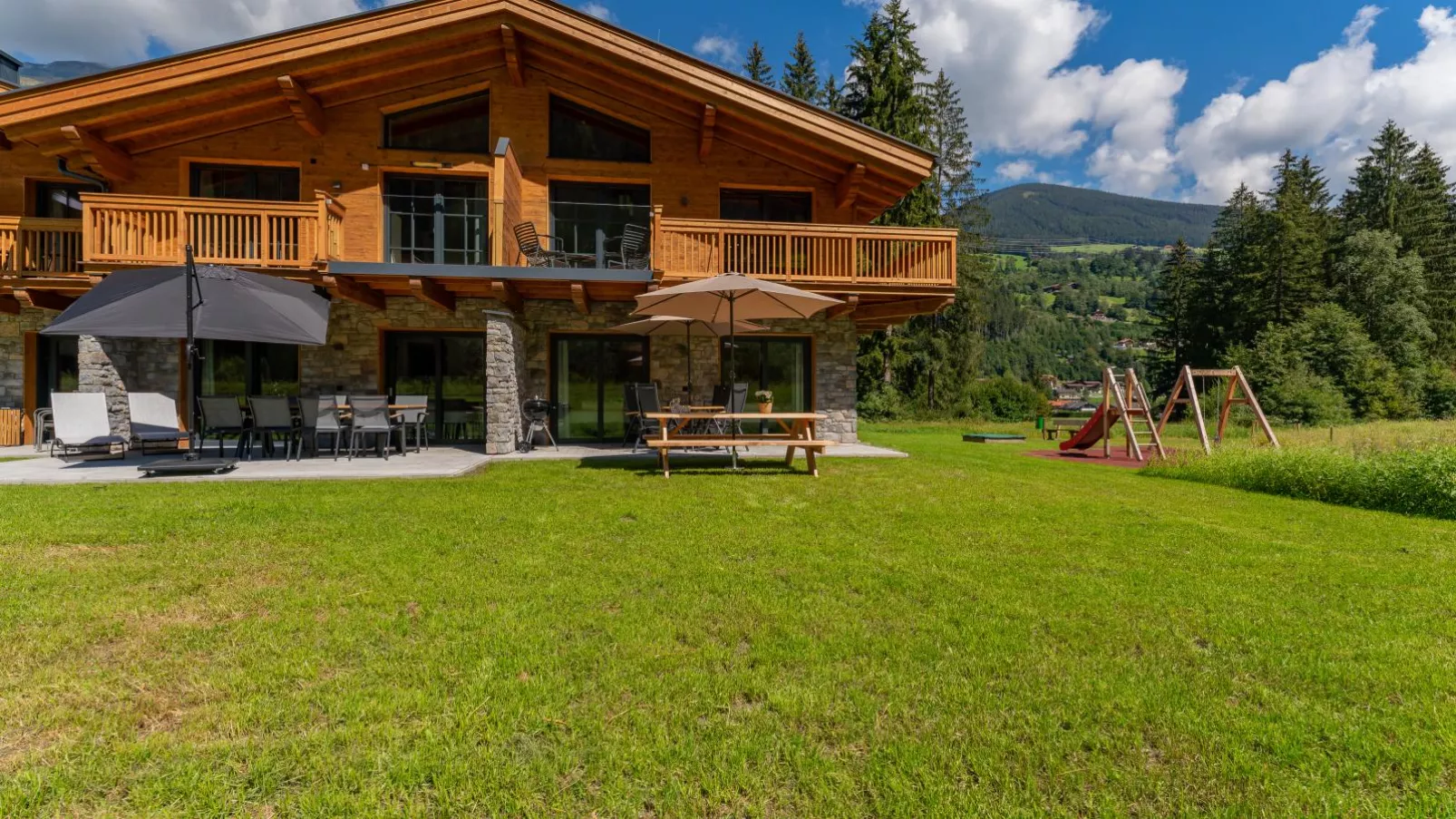 Felsener Wald-Exterior summer