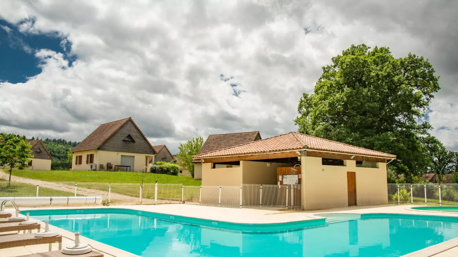 Lac Bleu 40-Park facilities