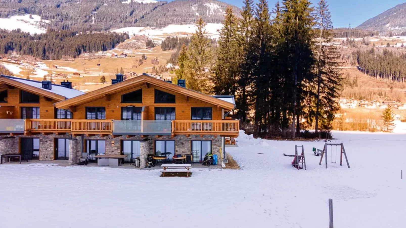 Felsener Wald-Exterior winter