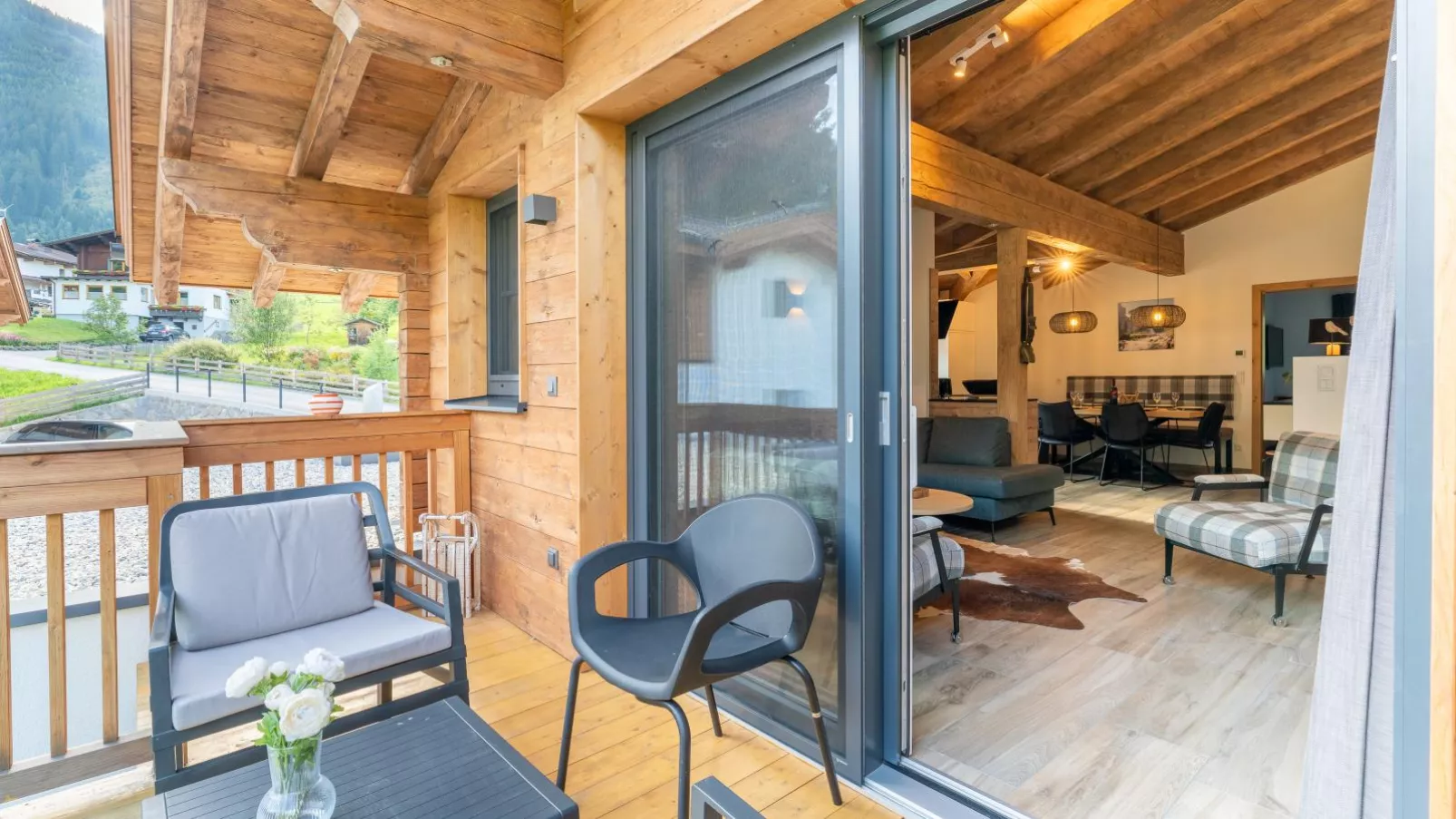 Chalet Sylvia-Terrace balcony