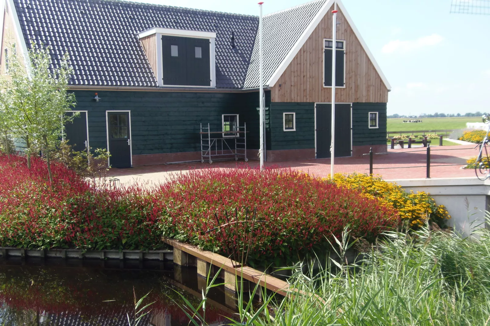Onder de Molen 24 pers-Außenbereich Sommer