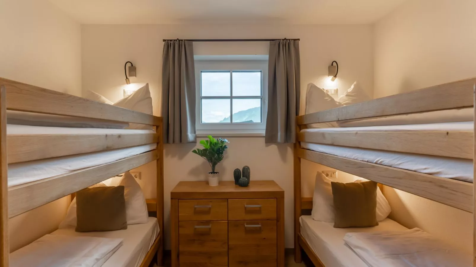 Tauernlodge Krimml 2B-Bedroom