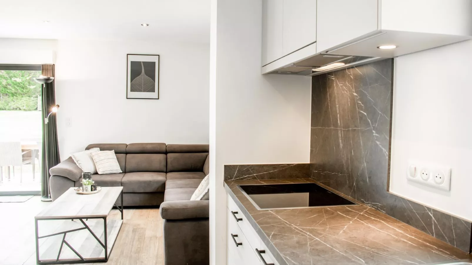 Le Lac Bleu 22-Kitchen