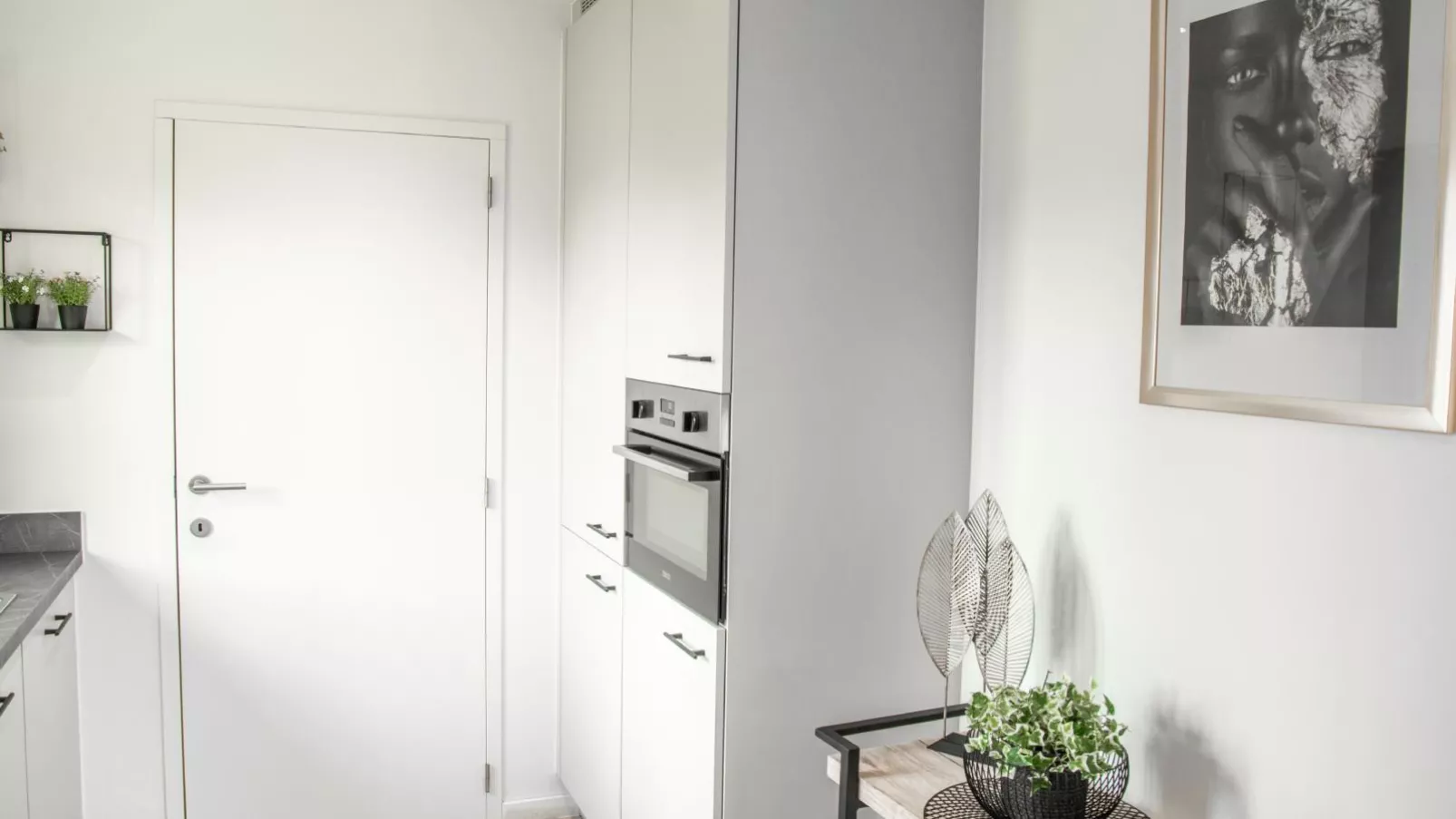 Le Lac Bleu 22-Kitchen