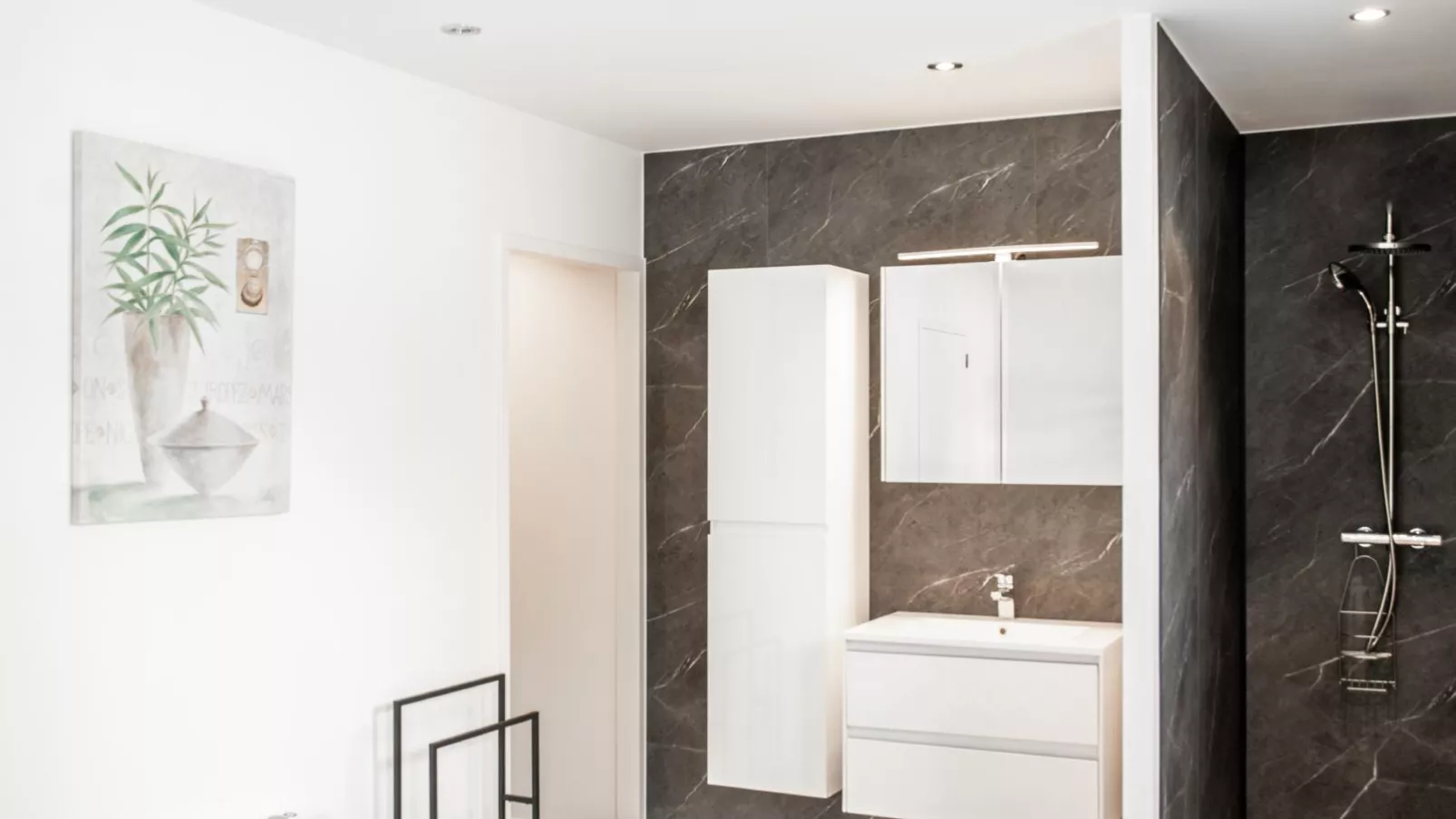Le Lac Bleu 22-Bathroom