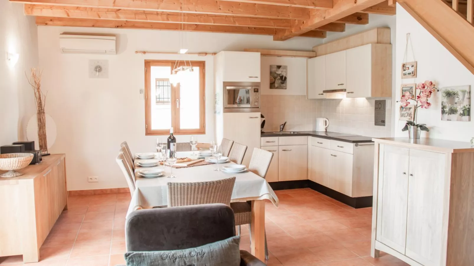 Le Lac Bleu nr 33-Dining room