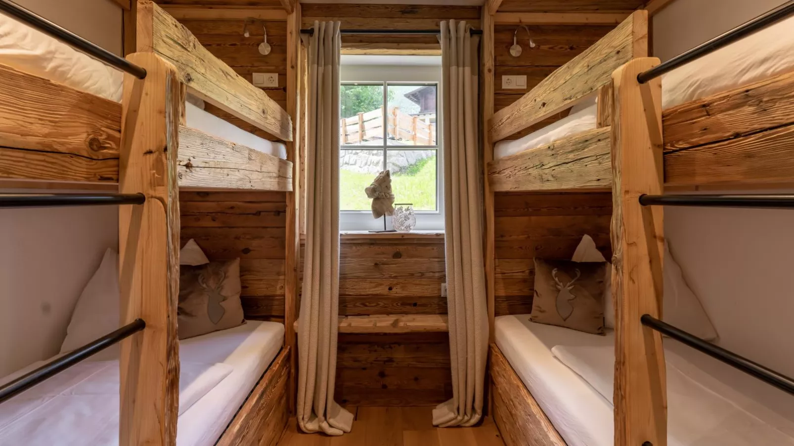 Tauernlodge Krimml 1A-Bedroom