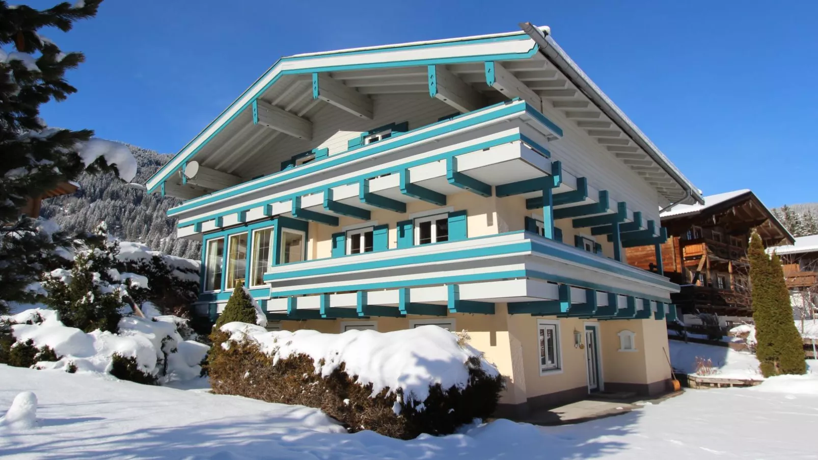 Chalet Tetteroo-Exterior winter