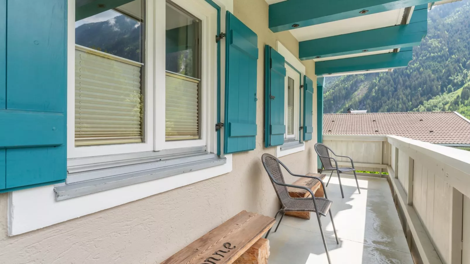 Chalet Tetteroo-Terrace balcony