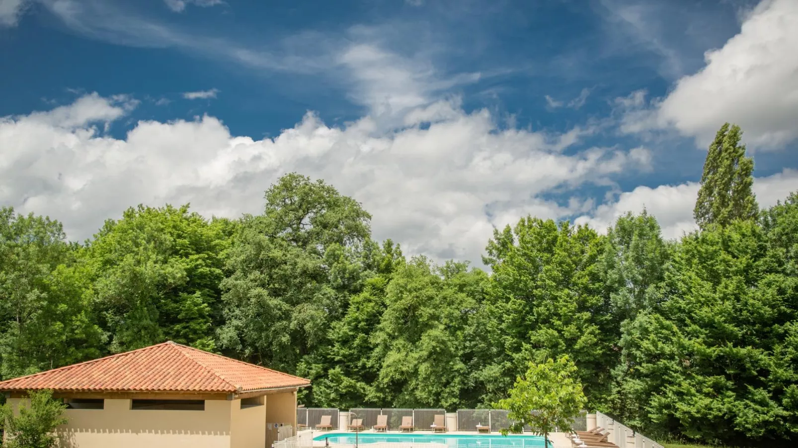Lac Bleu 39-Park facilities