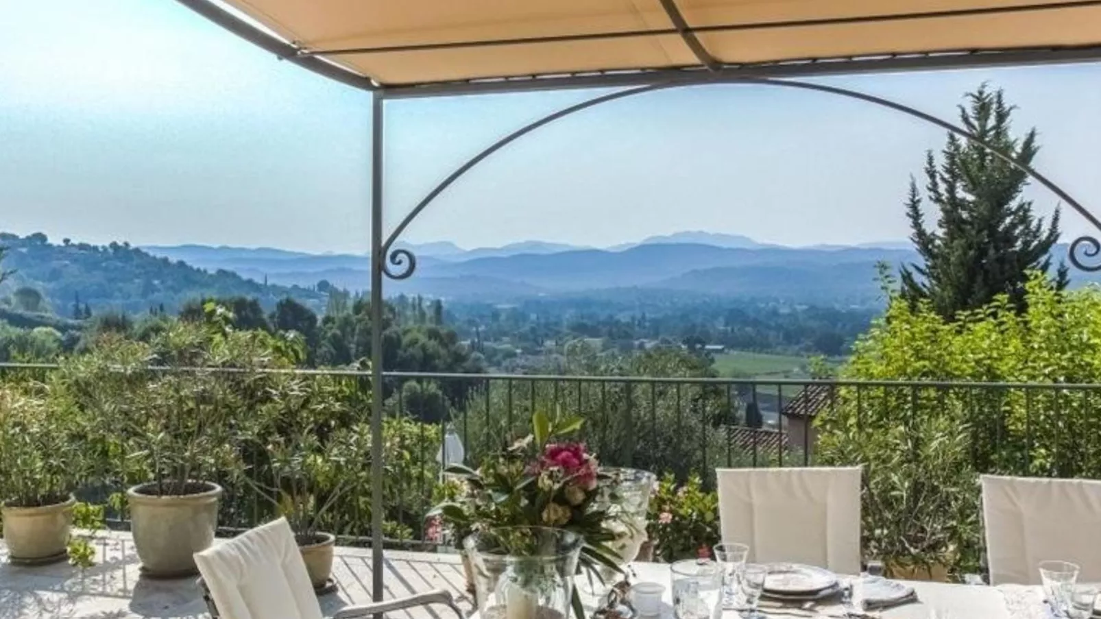 Villa Olivier-Terrassenbalkon