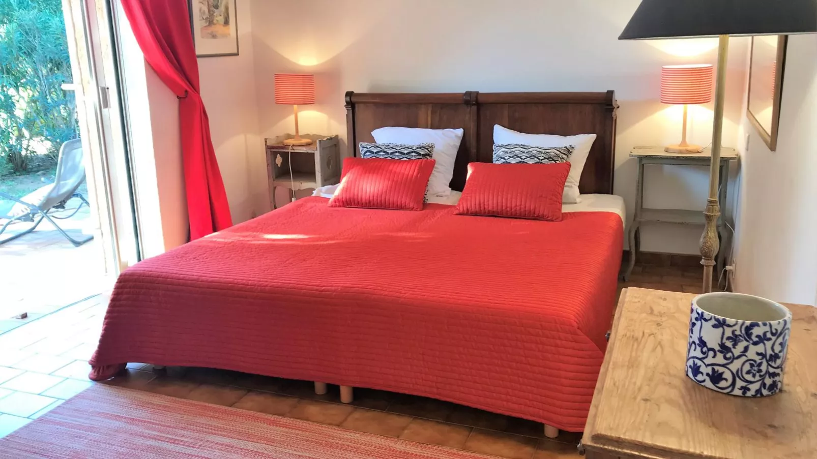 Loumic-Bedroom