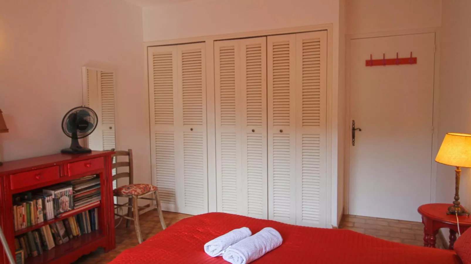Loumic-Bedroom