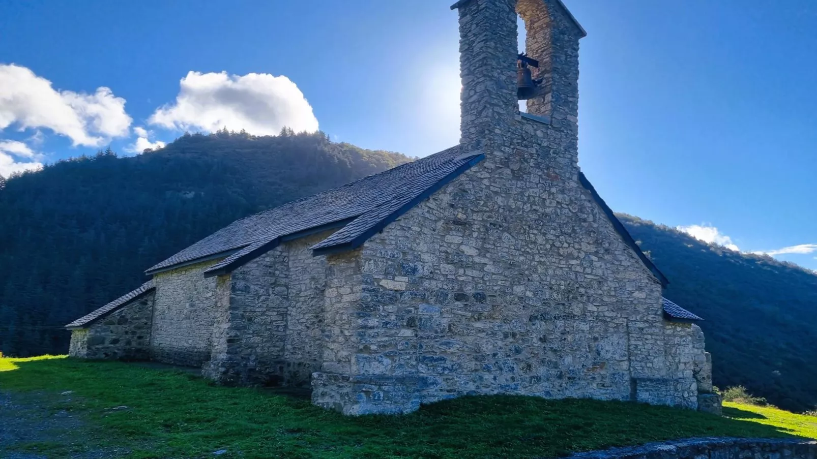 Le Castelas-Gebiete Sommer 1 km