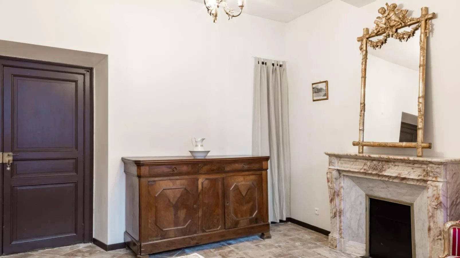 La maison des Vendangeurs-Bedroom