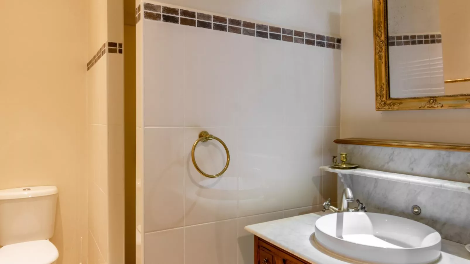 La maison des Vendangeurs-Bathroom