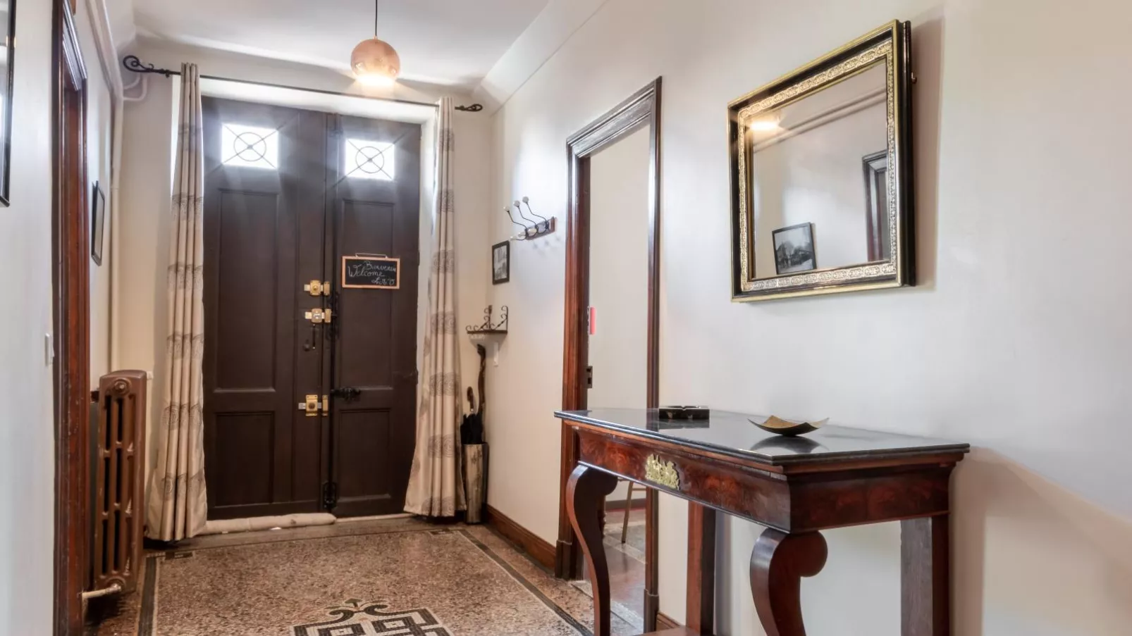 La maison des Vendangeurs-Reception hall
