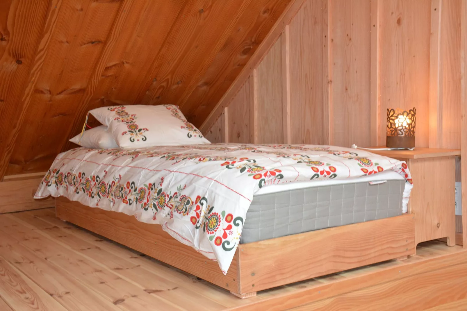 Sapin-Paul-Bedroom