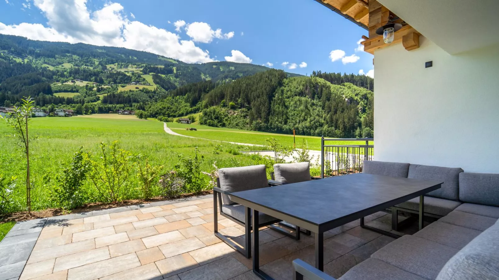 Chalet Bodahof-Terrace balcony