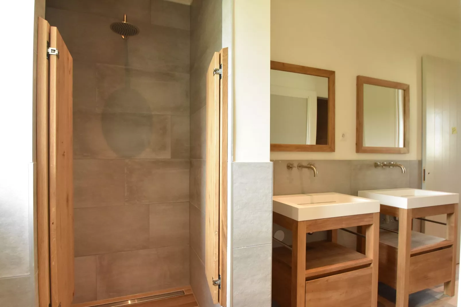 Onder de Molen 24 pers-Badezimmer