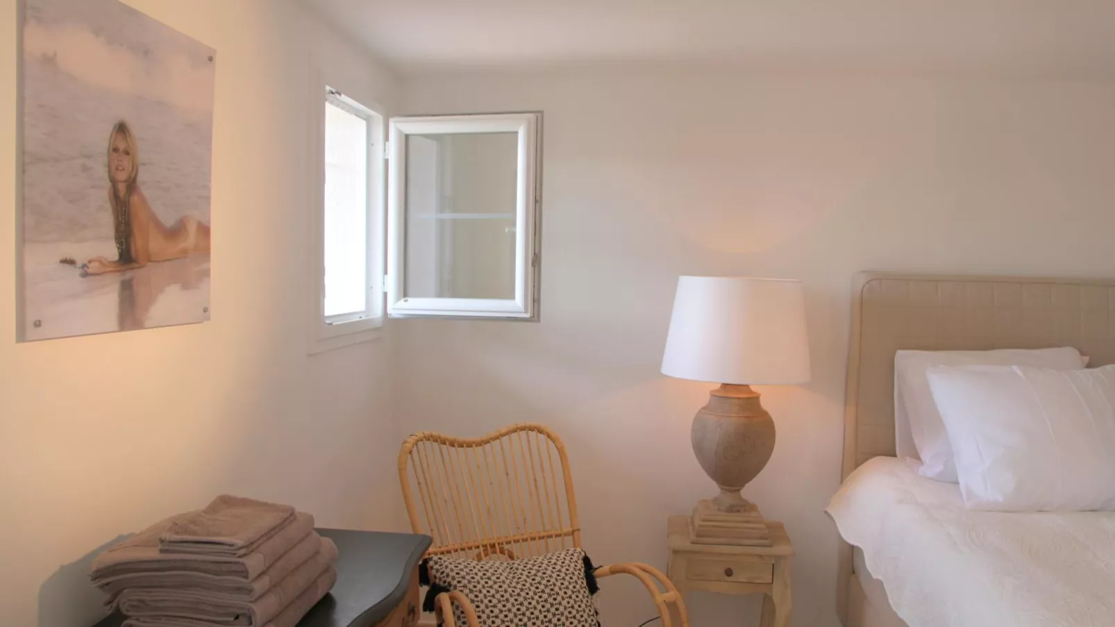 Villa les Oiseaux-Bedroom
