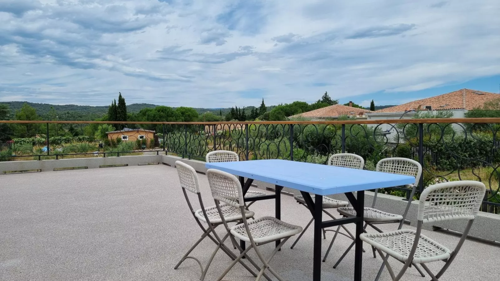 Clos des Oliviers-View