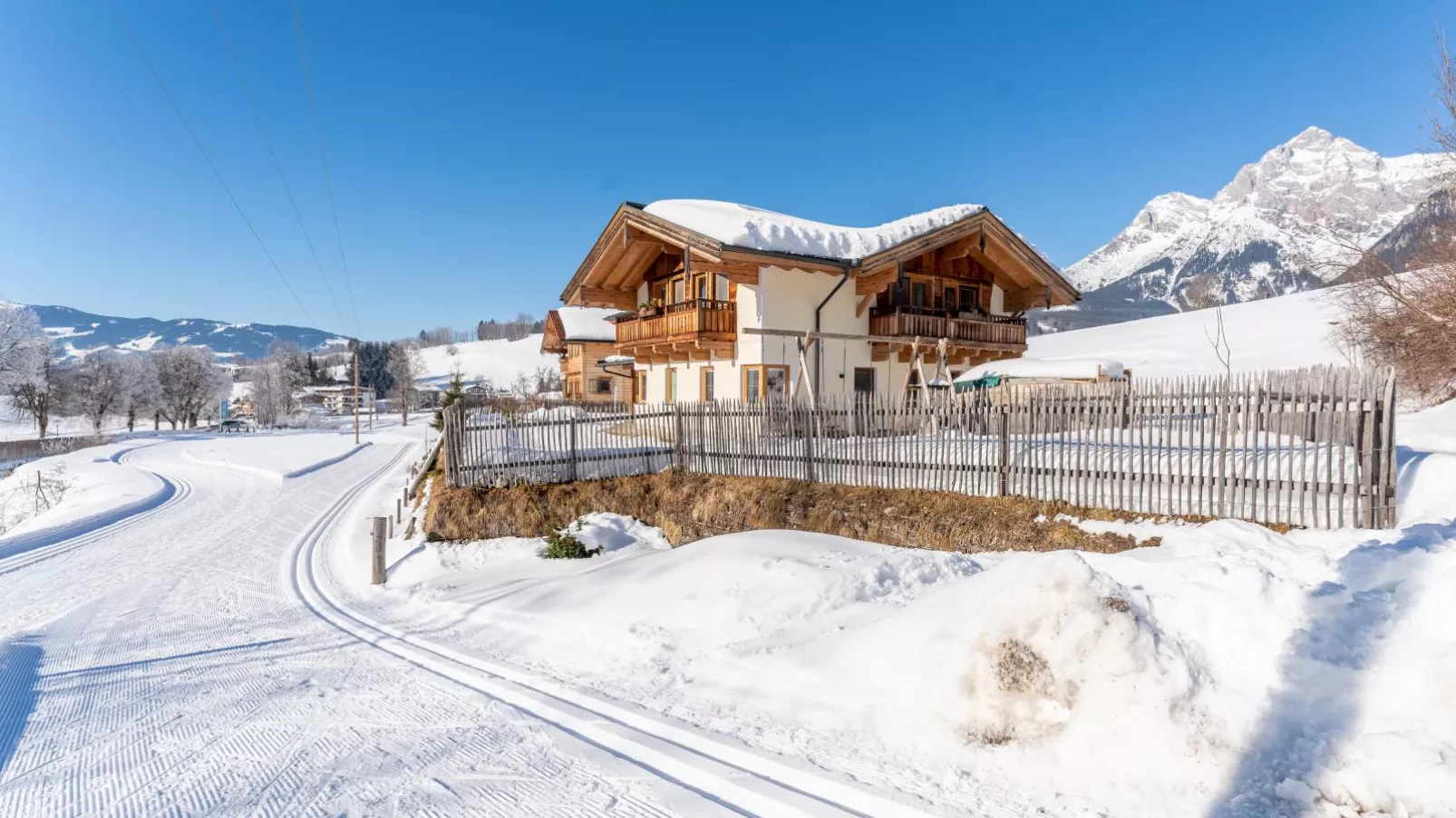 Sommerstein-Exterior winter