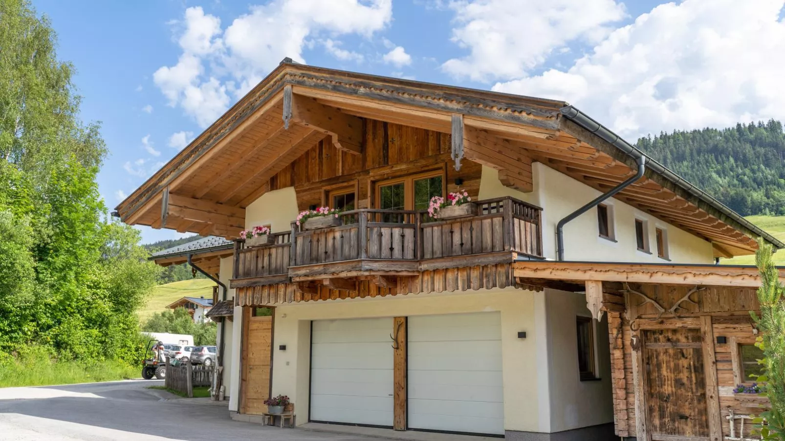 Sommerstein-Exterior summer