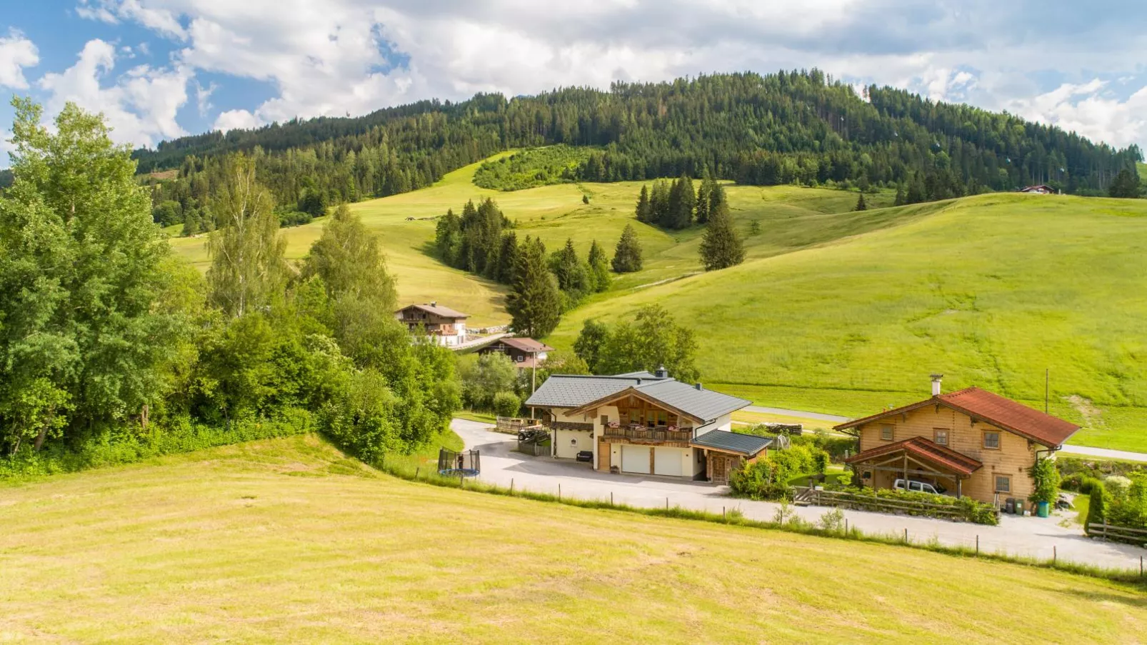 Sommerstein-Exterior summer
