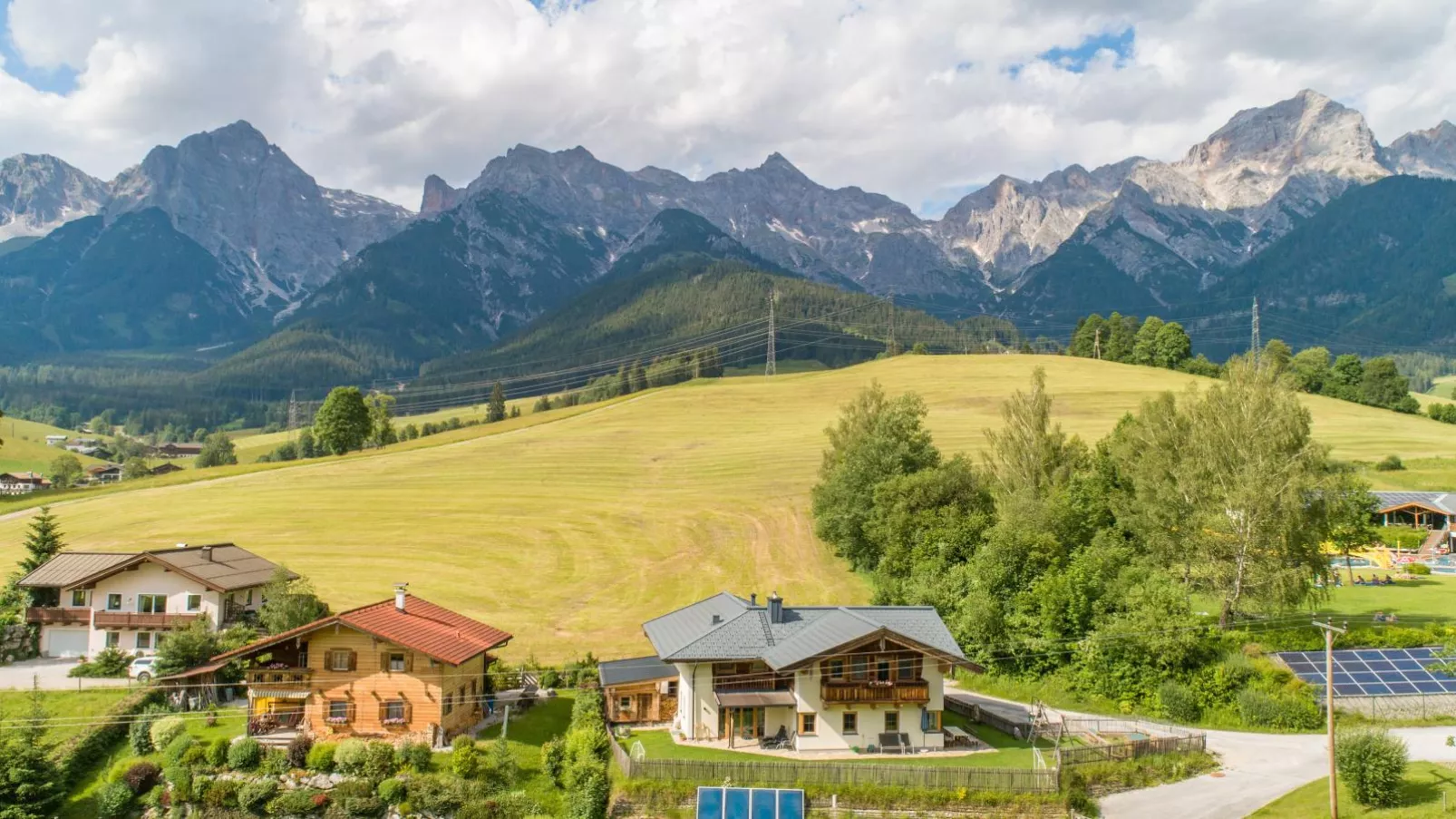 Sommerstein-Exterior summer