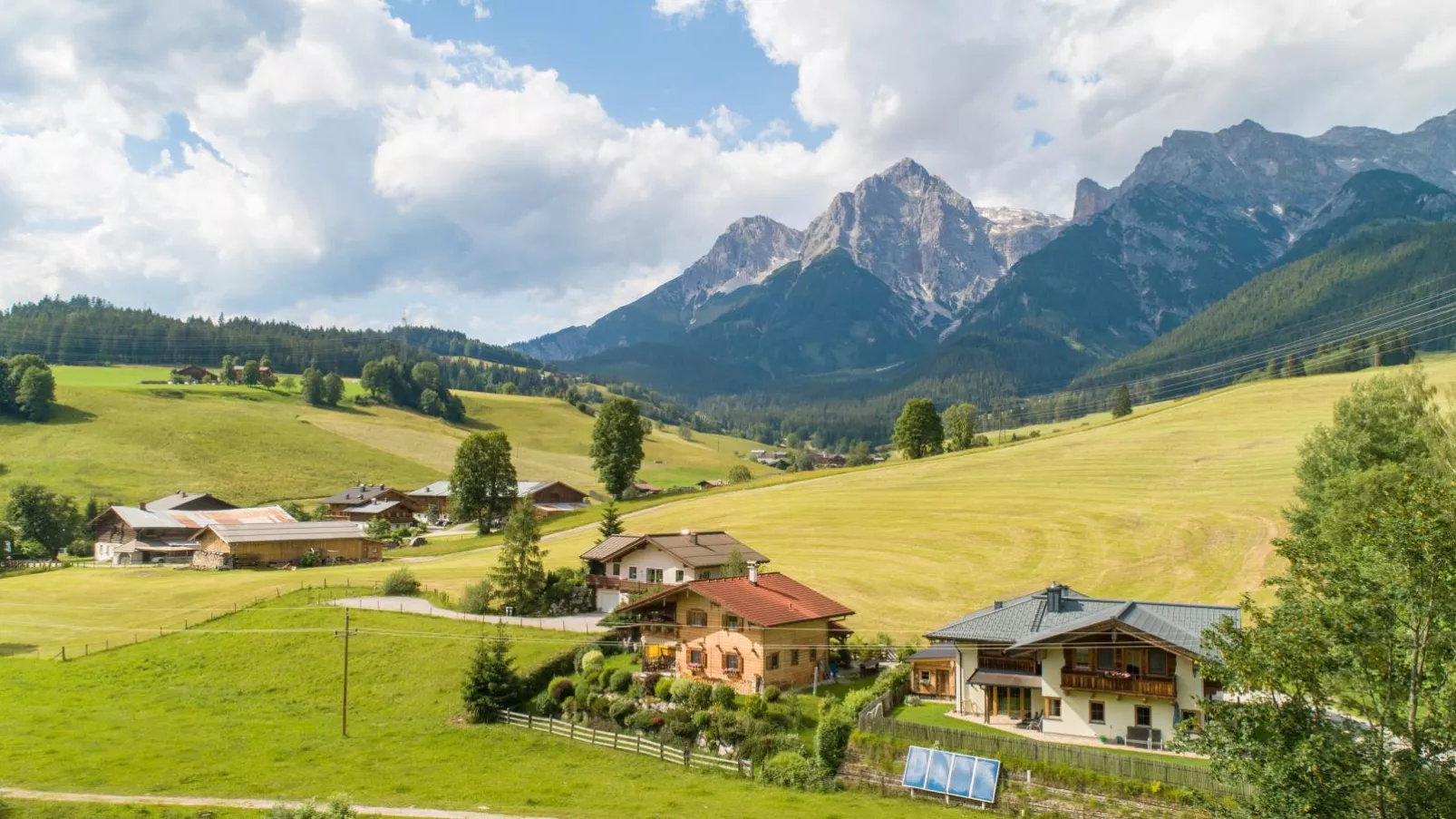 Sommerstein-Exterior summer