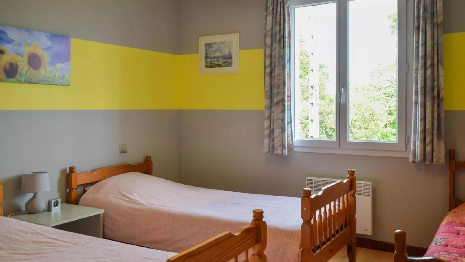 Grande Gite Bassoues-Bedroom