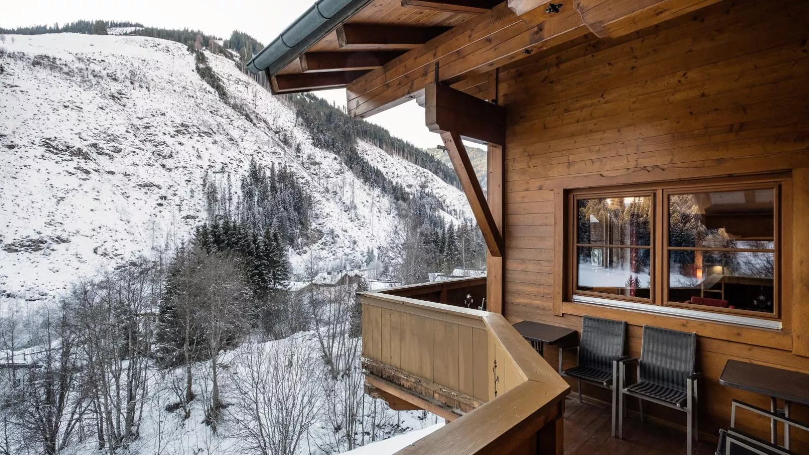 Alpensteinbock Saalbach-Terrace balcony