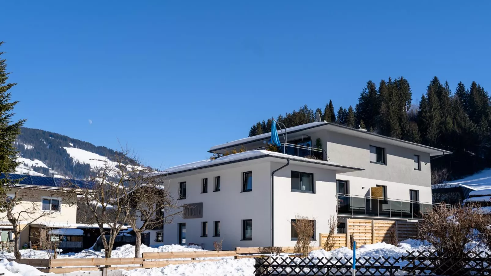 Tirola Bude Lisi Sepp Top 3-4-Exterior winter