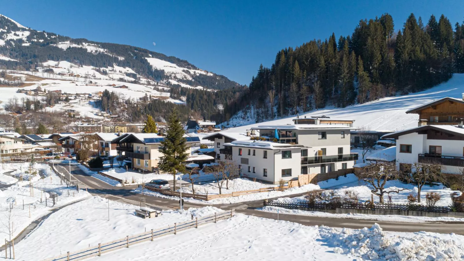 Tirola Bude Lisi Sepp Top 3-4-Exterior winter