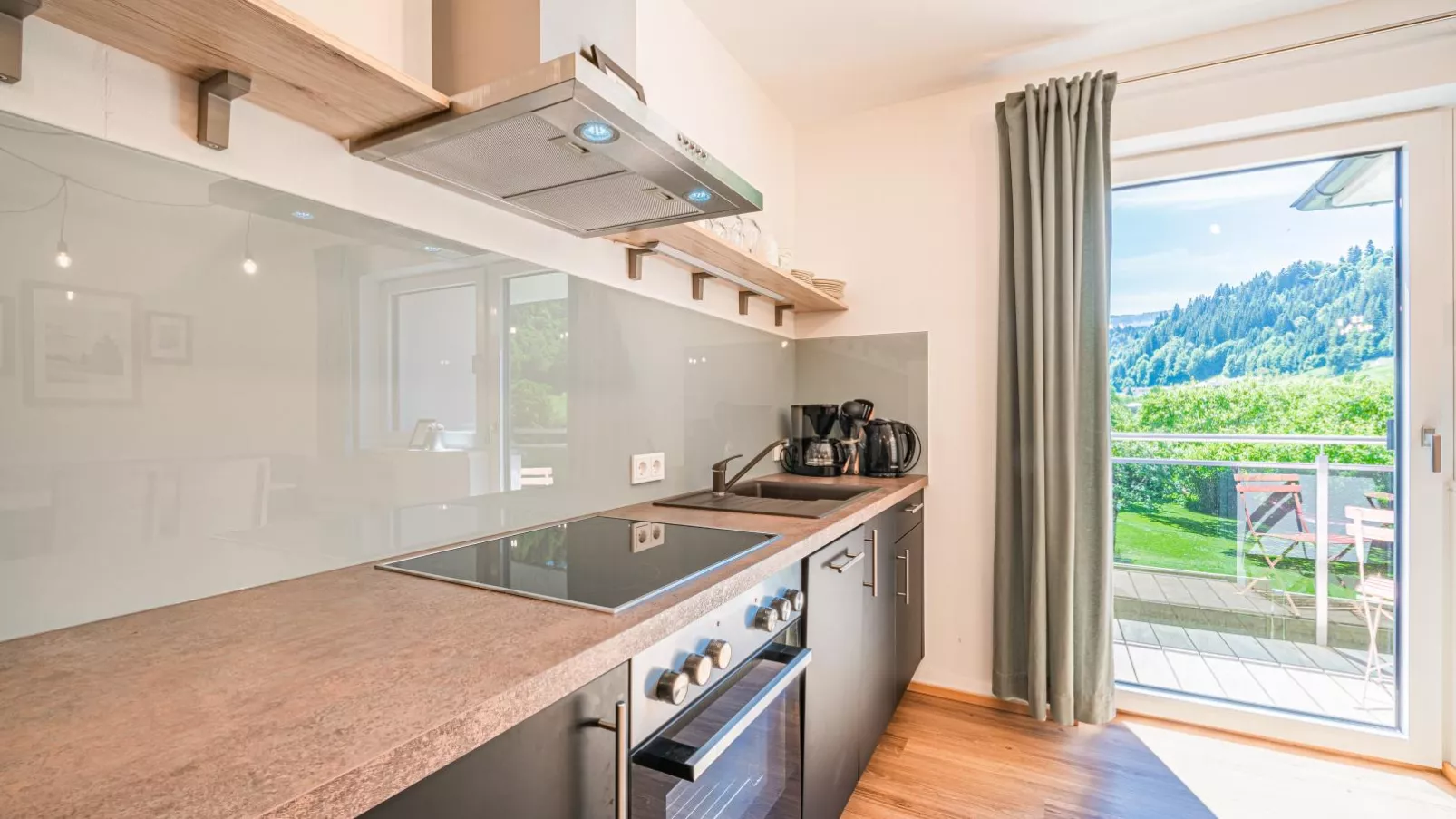 Tirola Bude Lisi Sepp Top 3-4-Kitchen