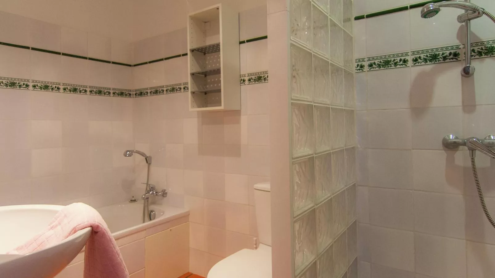 Gapard Total 18-Bathroom