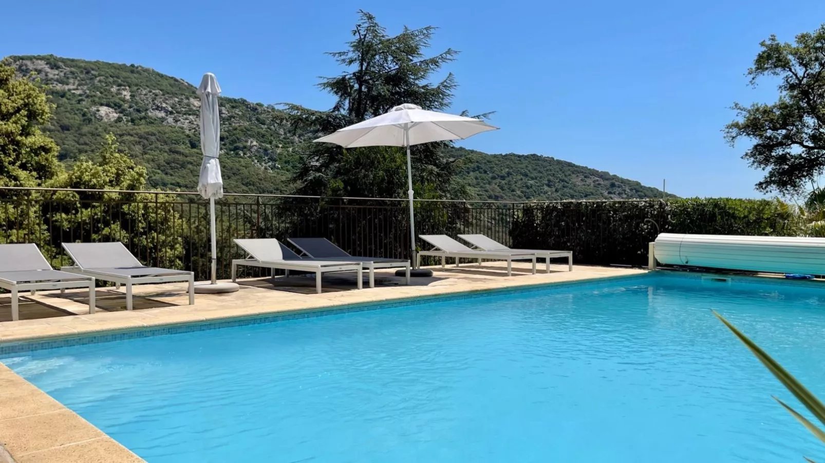 La Tropezienne-Piscine