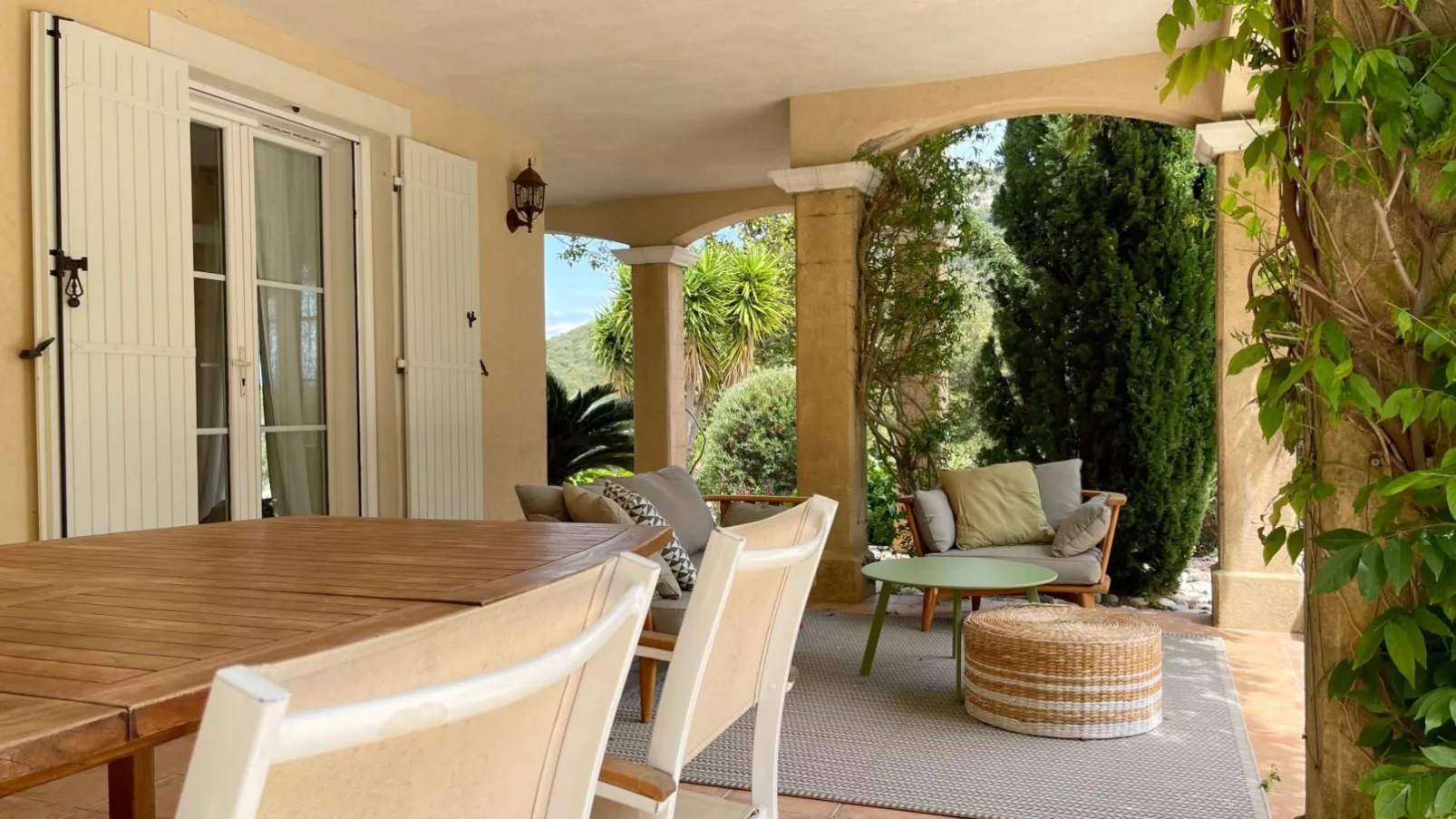 La Tropezienne-Balcon-terrasse