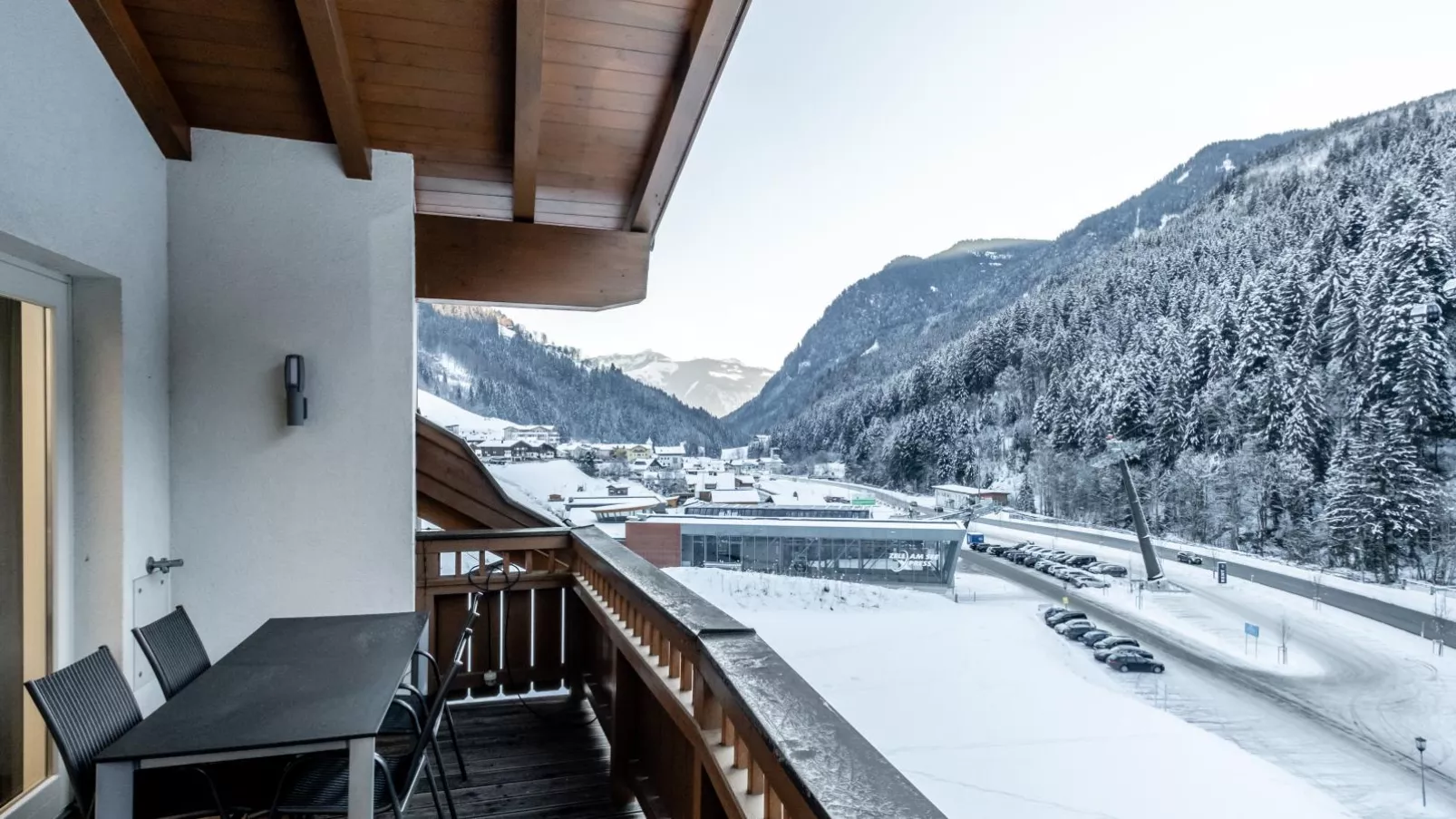 Saalbach Hinterglemm-Terrace balcony