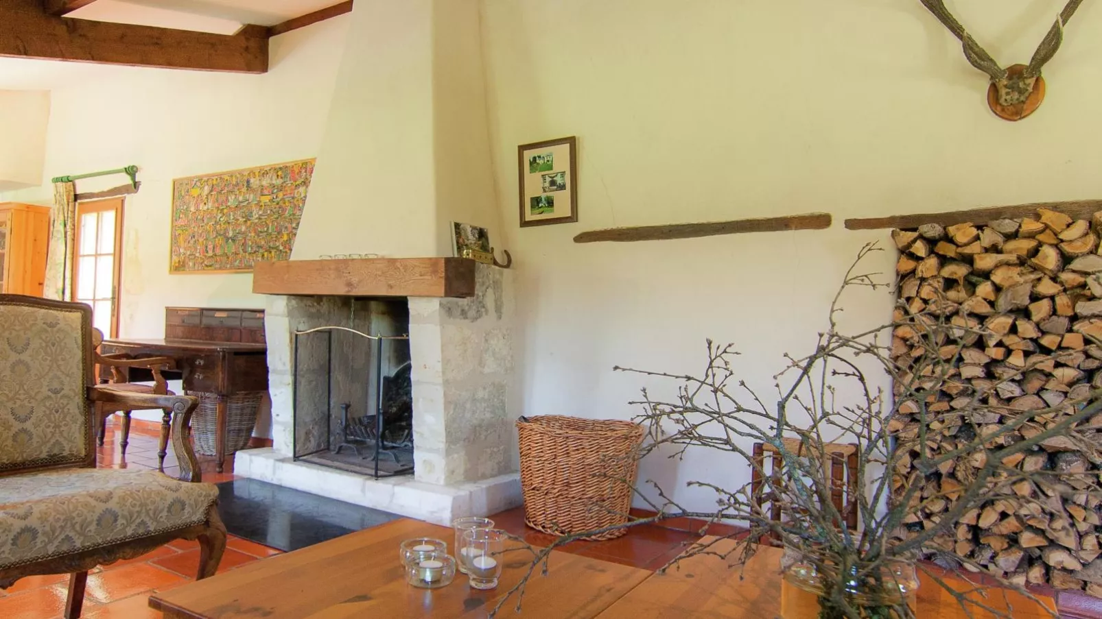 Gapard La Grange-Living room
