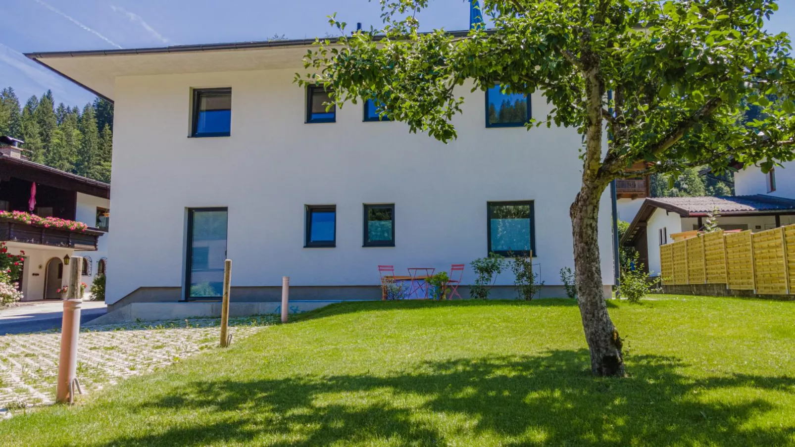 Tirola Bude-Exterior summer