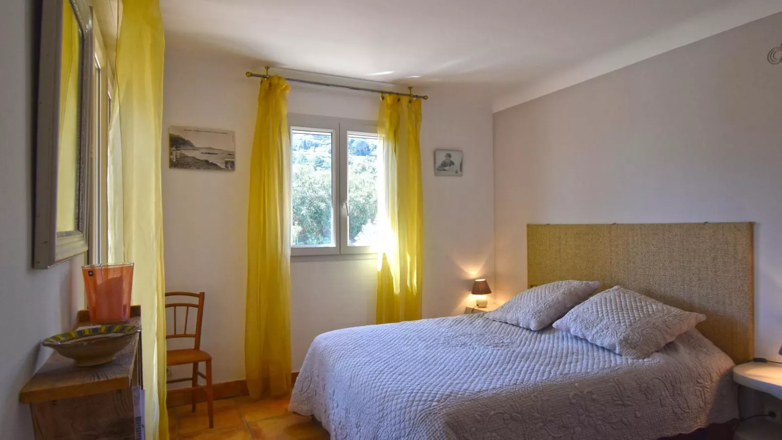 Vue Jardin-Bedroom