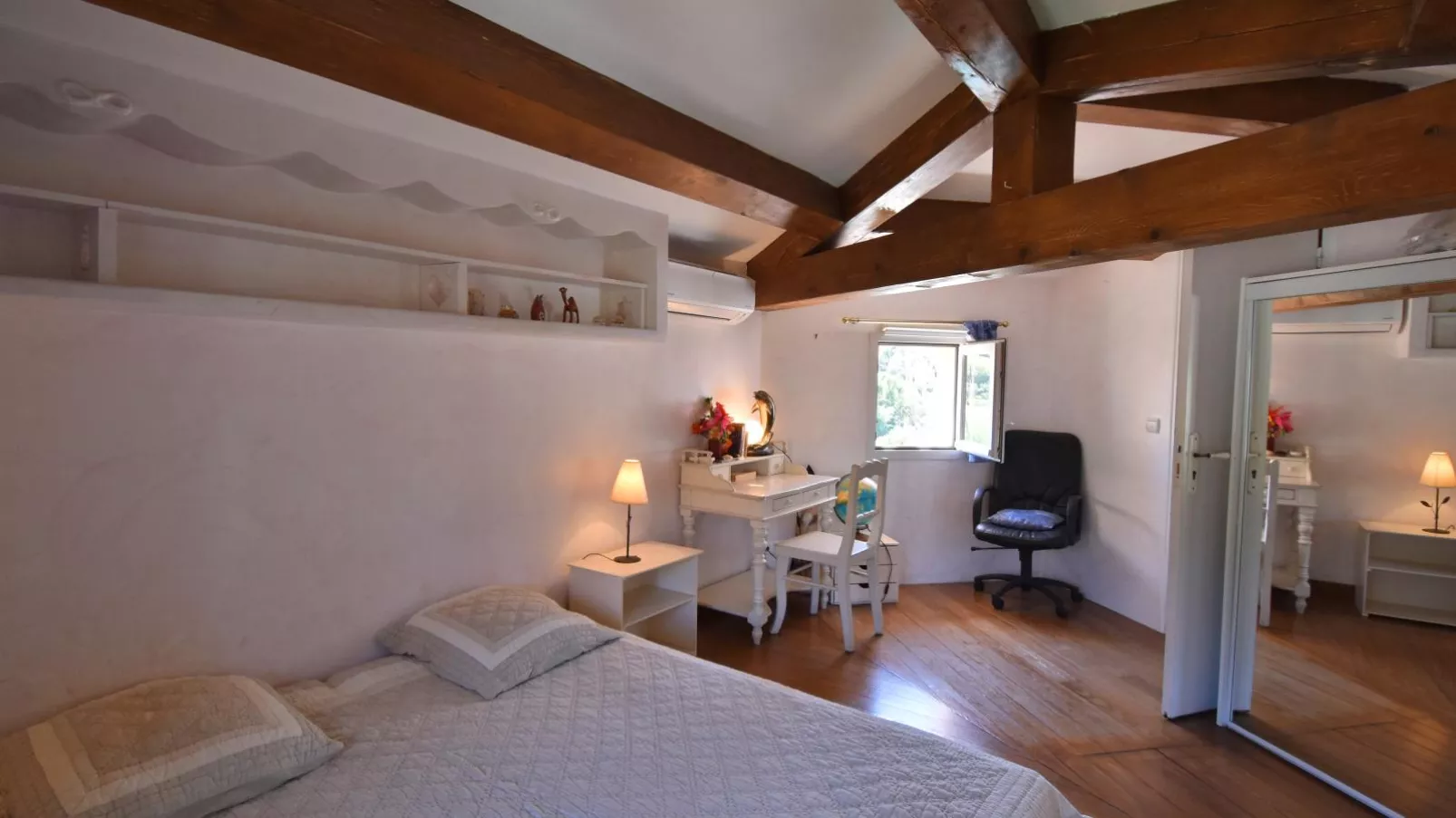 Vue Jardin-Bedroom