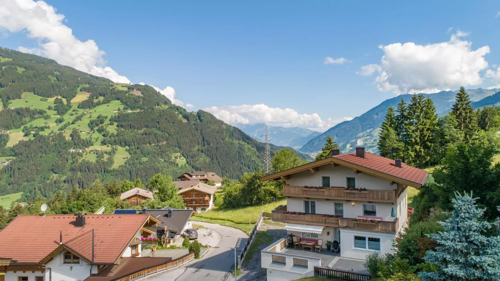 Obersteiner 1-Außenbereich Sommer